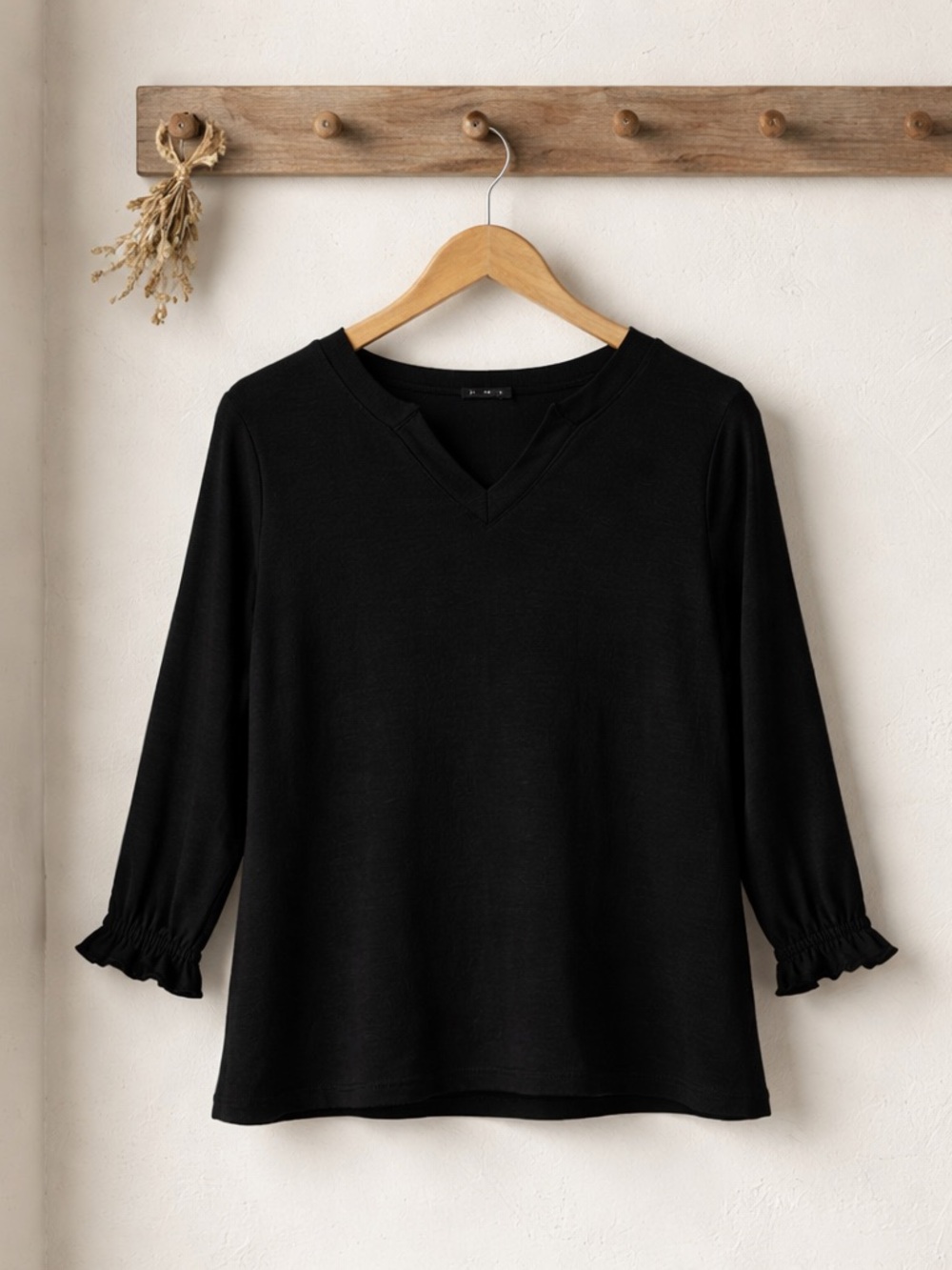 Black V-Neck Ruffle Cuff Women's Top - ,